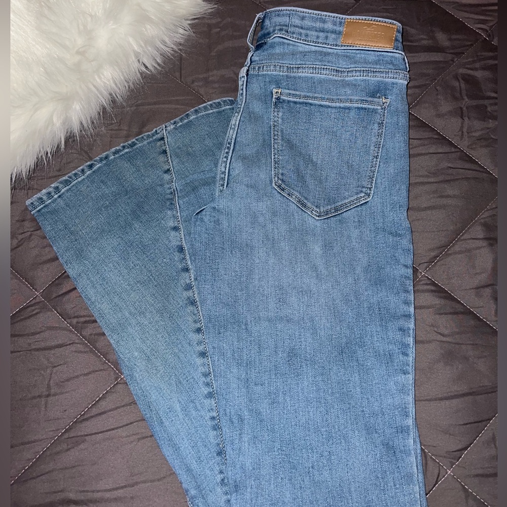 *worn once* Hollister flare jeans